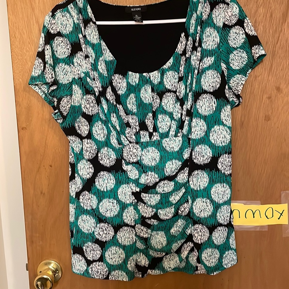 Women's polka dot blouse size XL